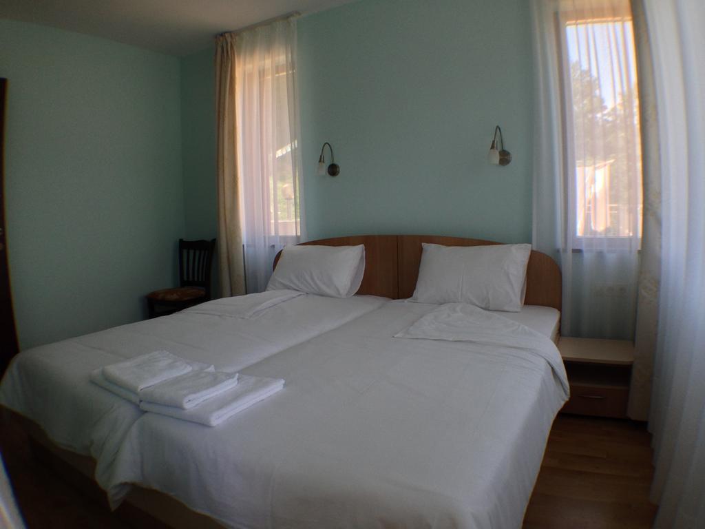 Mala Planina Guest House Iskrets Exterior photo