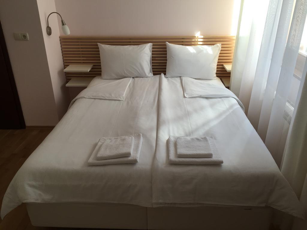 Mala Planina Guest House Iskrets Exterior photo