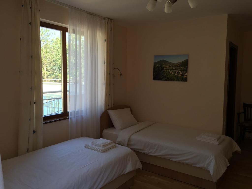 Mala Planina Guest House Iskrets Exterior photo