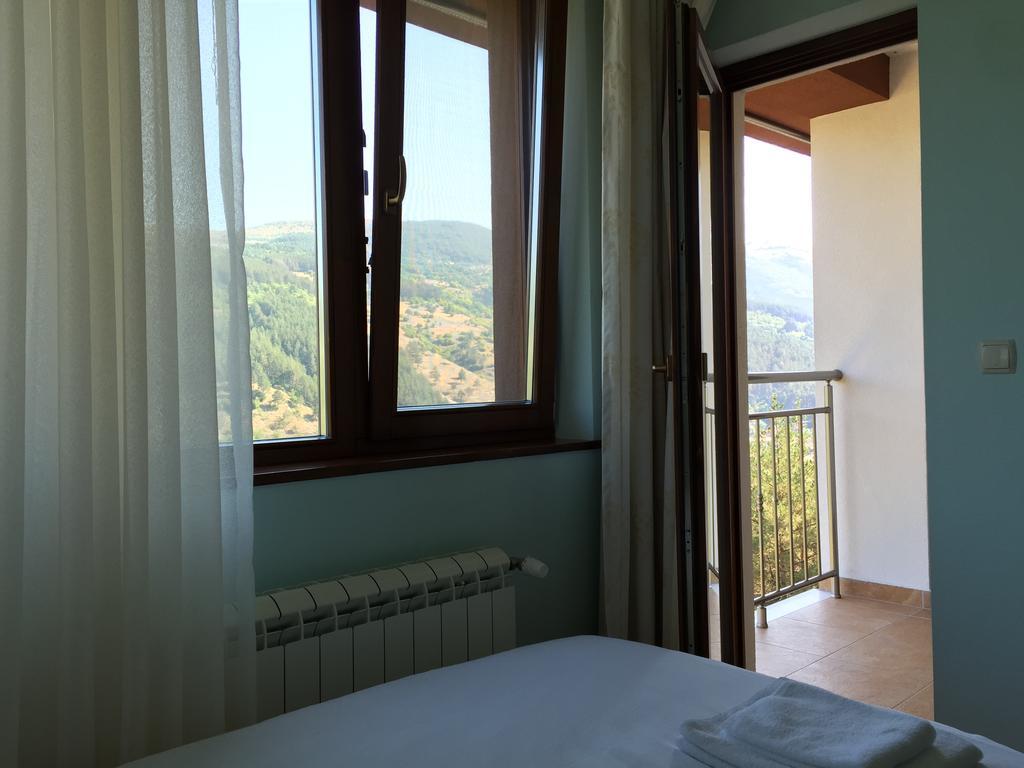 Mala Planina Guest House Iskrets Exterior photo